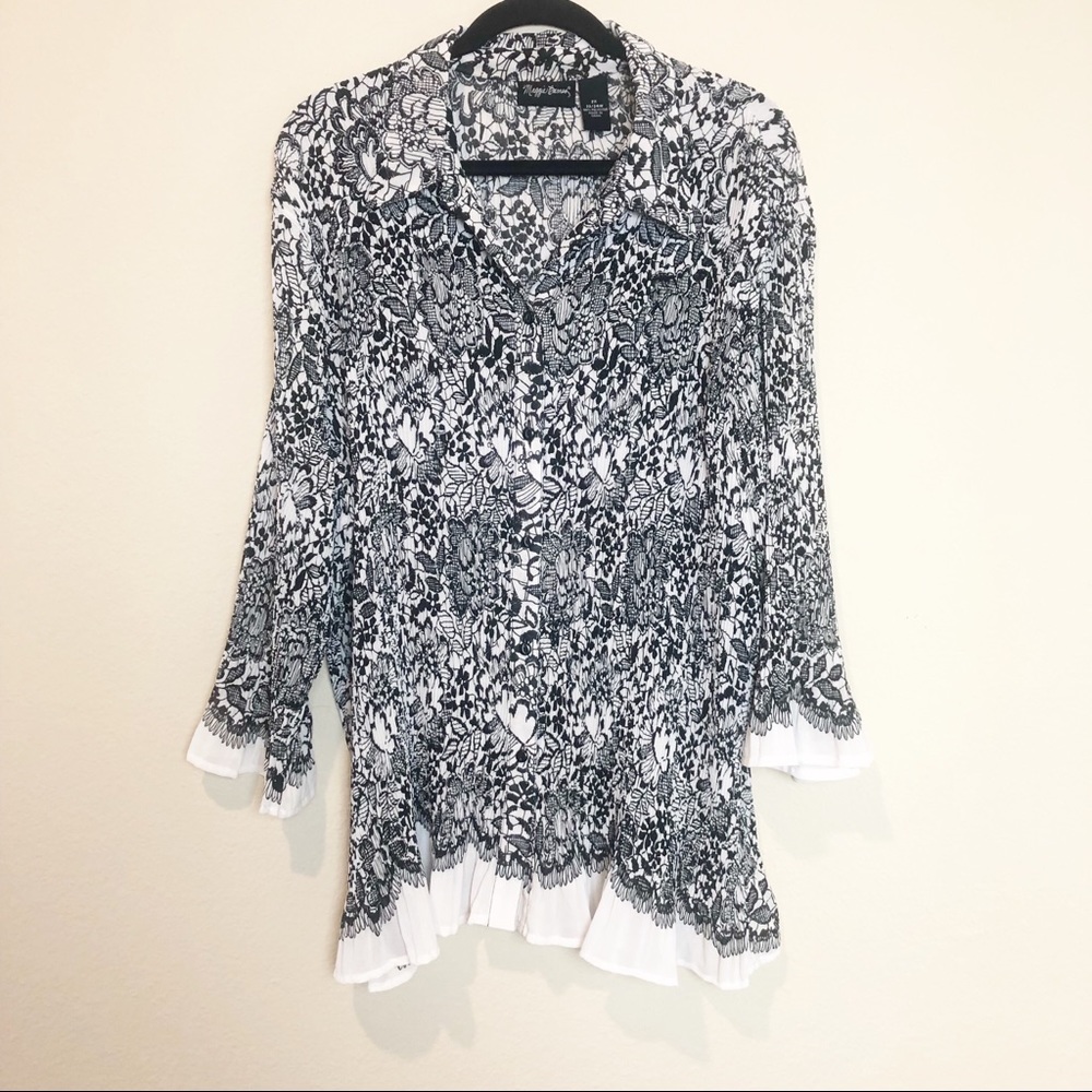 Maggie Barnes button front blouse. Size 2X